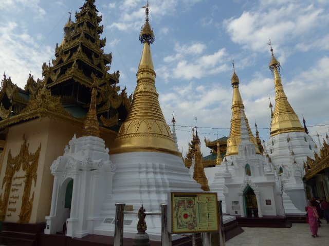 shwedagonpagoda.jpg